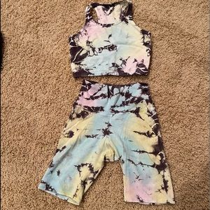 Electric and rose workout set